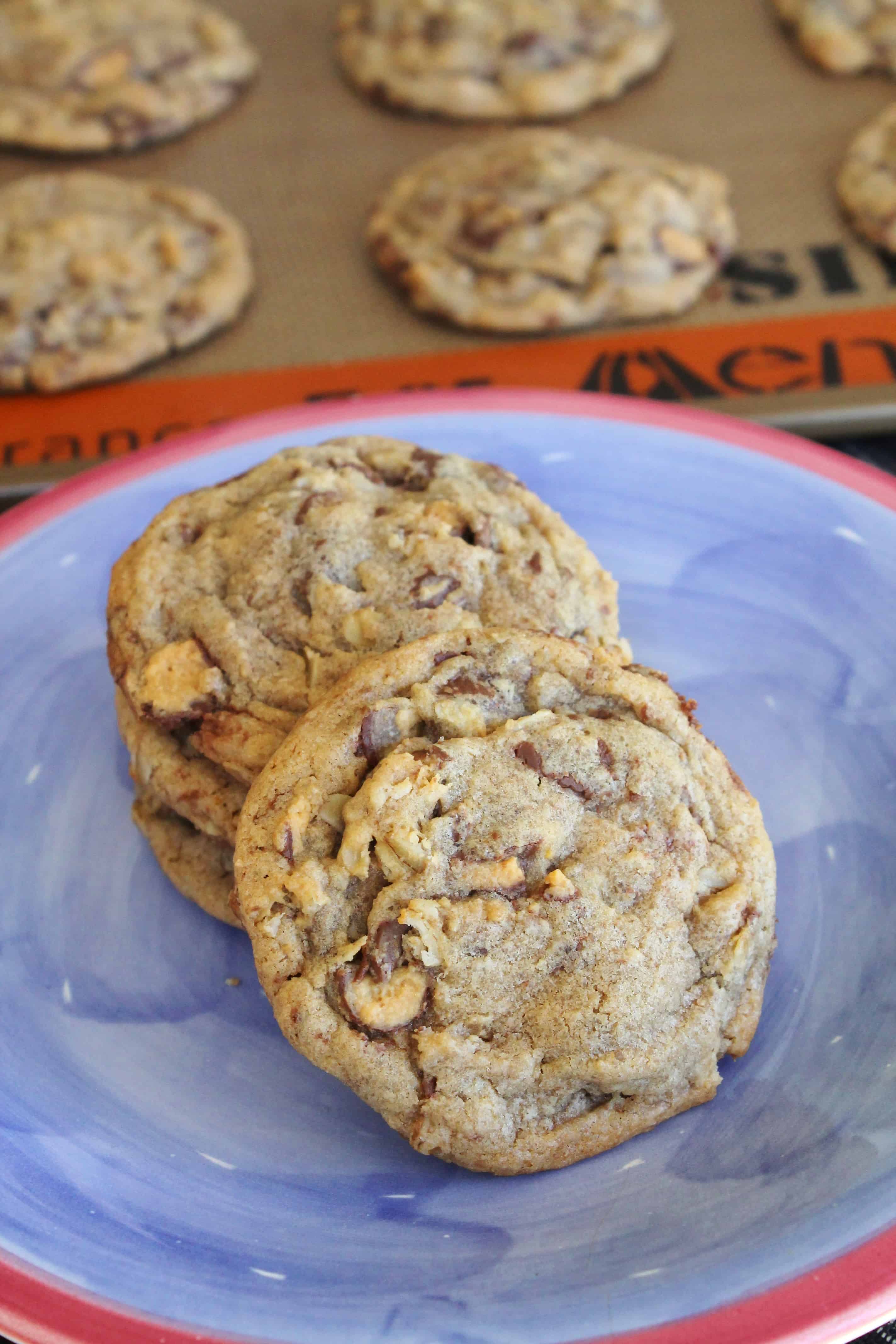 Oatmeal Peanut Butter Cup Cookies